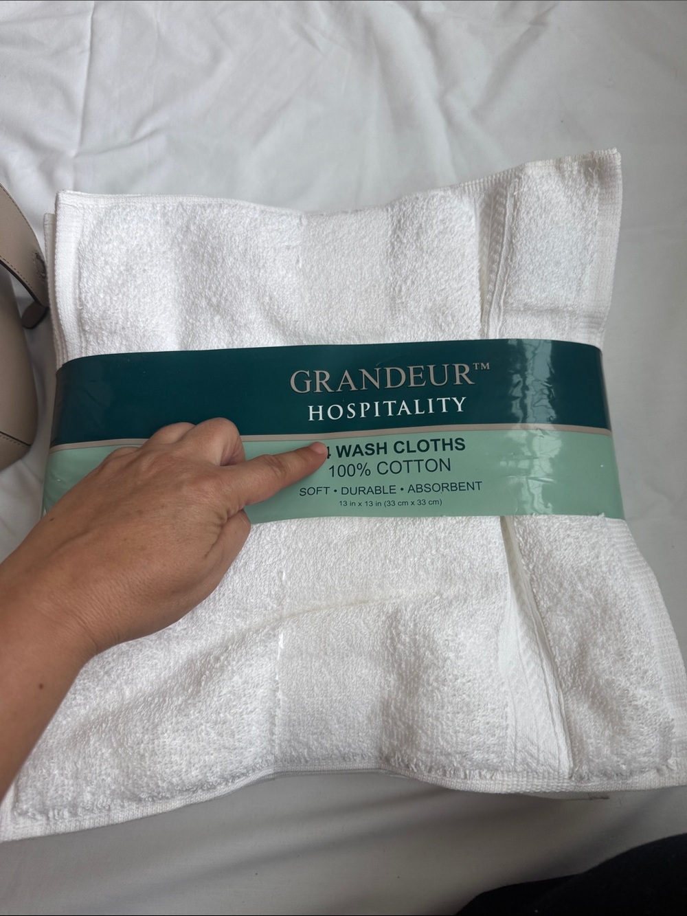 (23) Hospitality White Cotton Wash Cloths